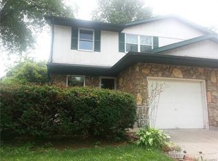 2 Holloway Dr #A, Collinsville, IL