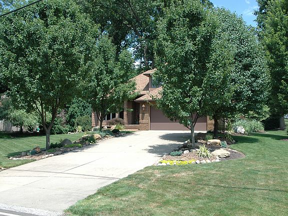 3rd image of 412 Willson Ave
