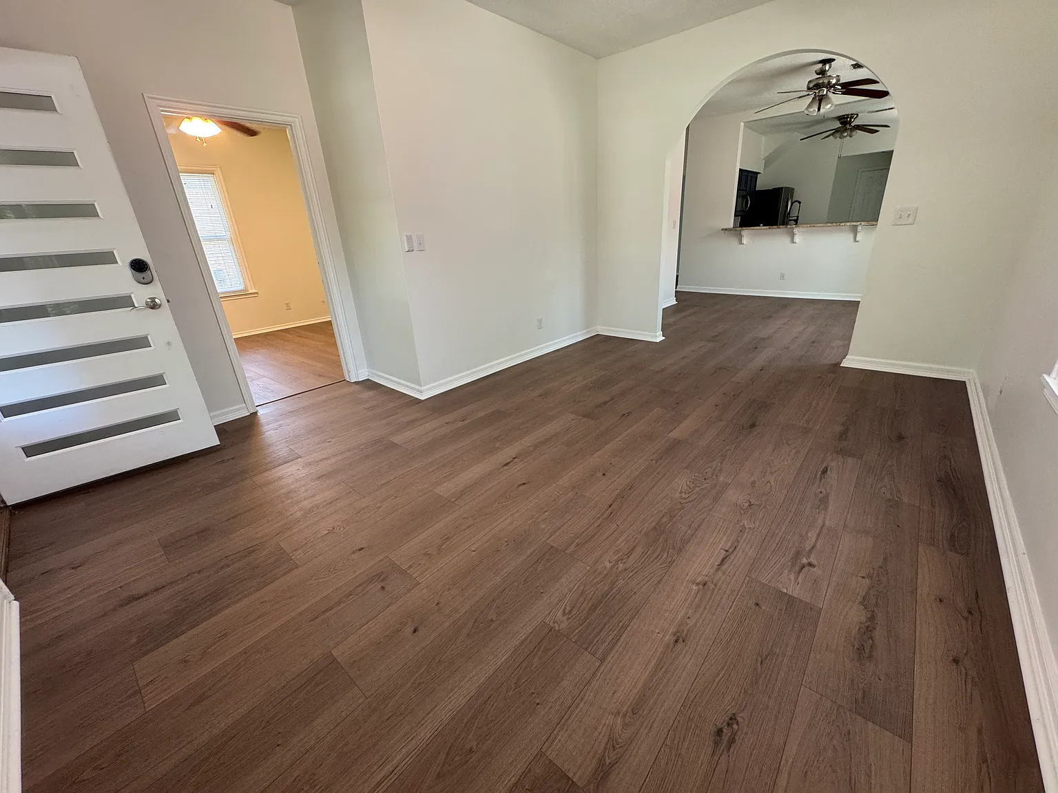4 bed, 2000 sqft, $2,500 — Photo 3
