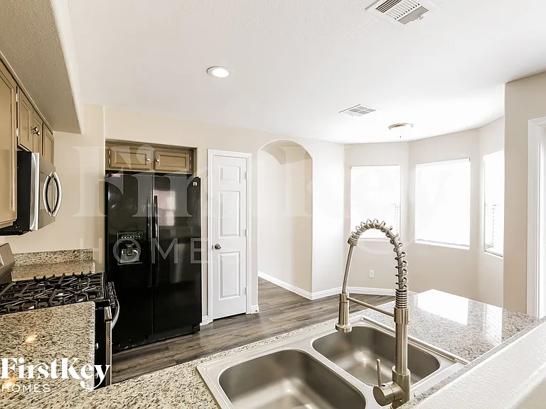 8905 Ballad Ave — Photo 7