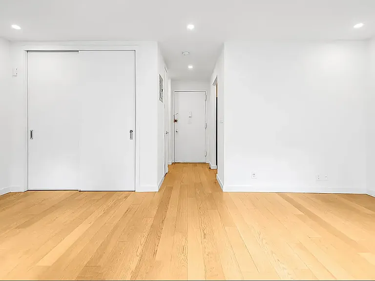 227 E 59th St #4B — Photo 4