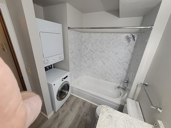3rd image of 6410 8th Ave NE APT 204