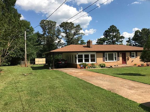 3rd image of 233 Oakridge Dr
