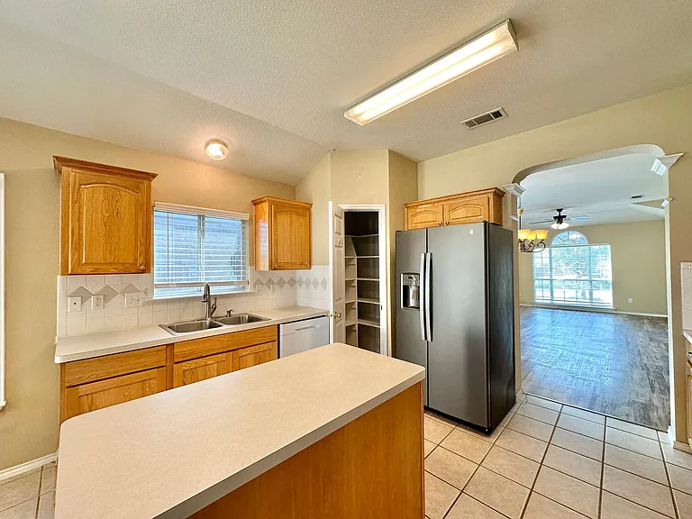 102 W Great Plains Trl — Photo 9