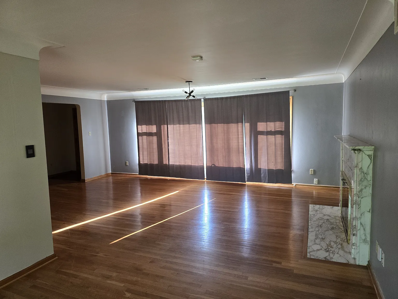 3 bed, 1.5 bath, 1820 sqft, $2,950 — Photo 3