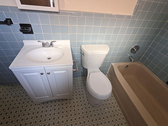 3rd image of 6206 Nagel Ave APT 1W