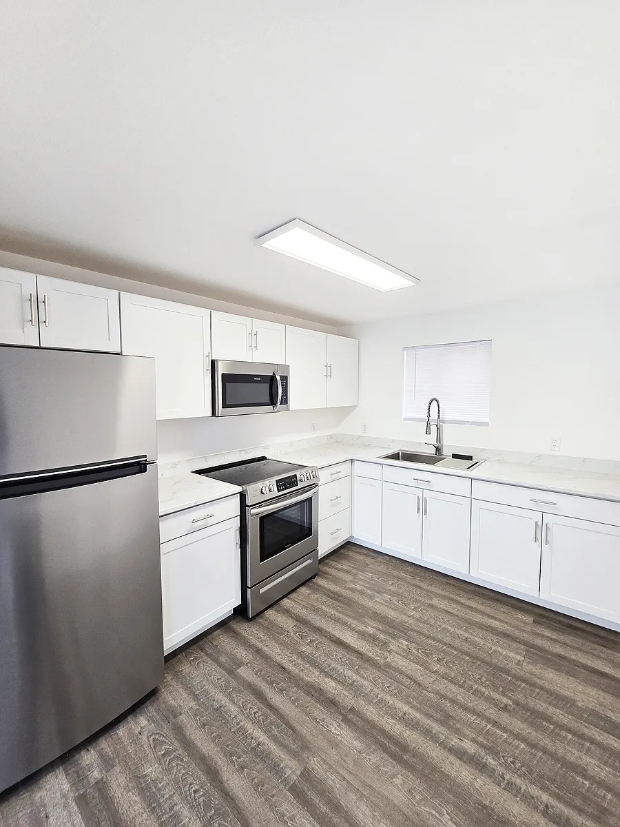 Building Photo - 751 Maple Grove Rd #B