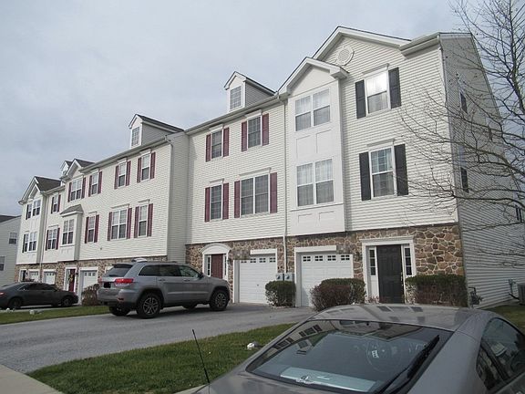 2nd image of 63 Narragansett Ln
