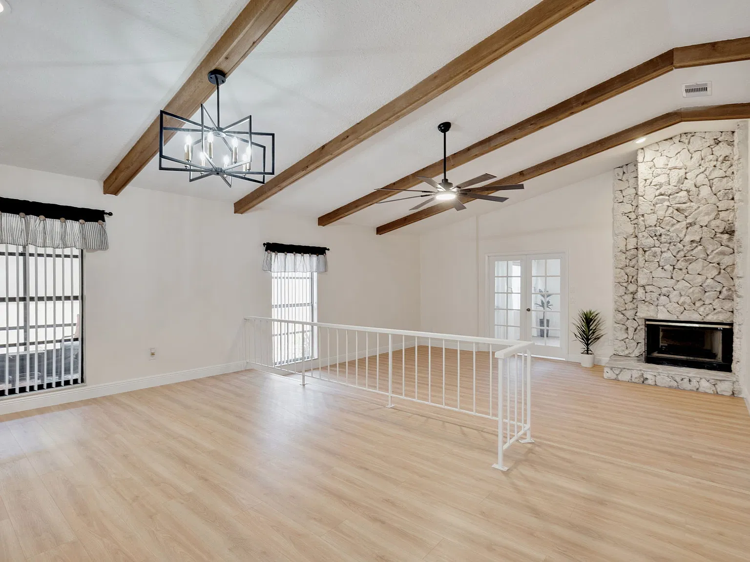 2 bed, 1812 sqft, $2,400 — Photo 3
