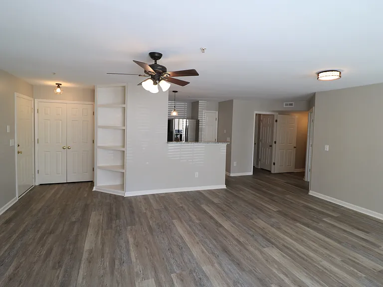 111 Mill Pond Dr — Photo 3