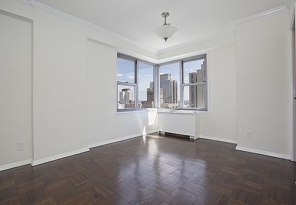 3rd image of 360 E 72nd St APT C2203