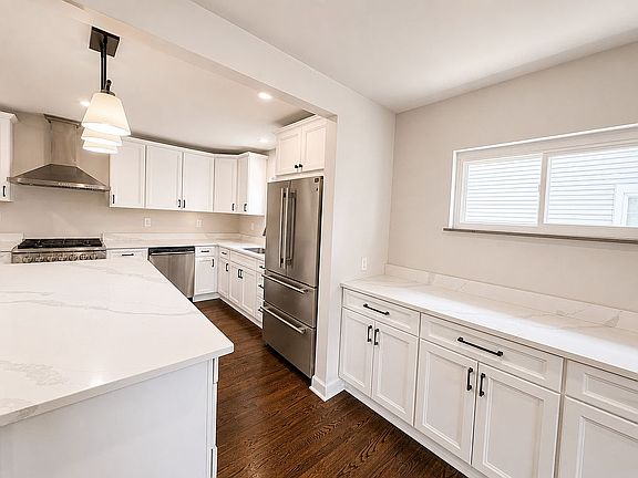 4th image of 750 S Fort Thomas Ave