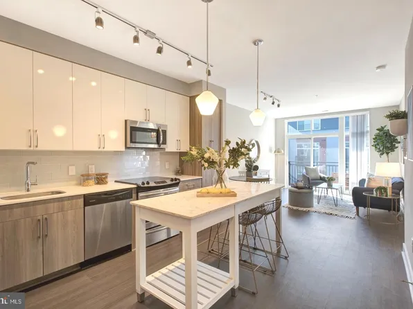 145 Riverhaven Dr Unit 452, National Harbor, MD 20745