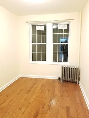 Rented by Astoria Realty | media 10