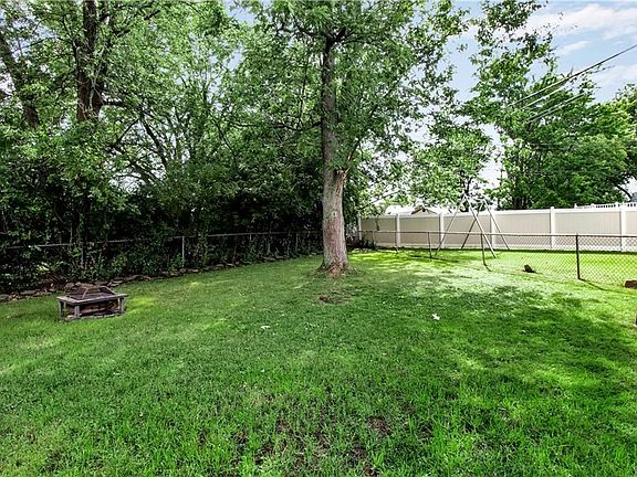 3rd image of 138 Blackstone Blvd