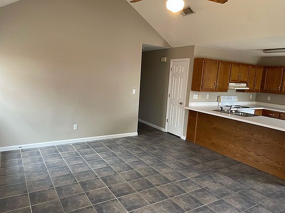 4th image of 119 Cypress Cir #119