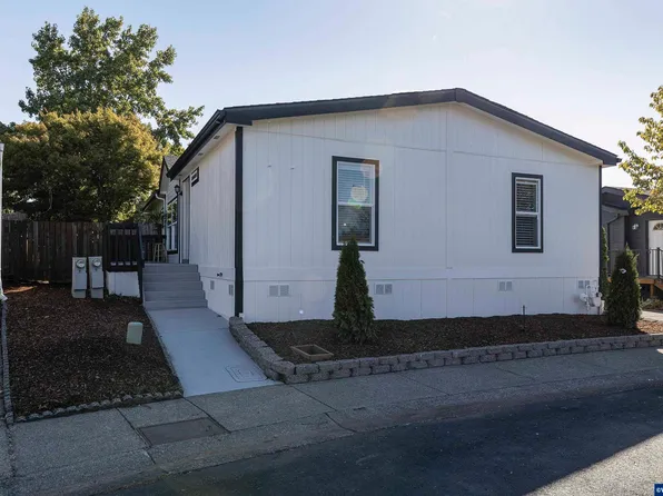 2000 Robins Ln SE Unit 9, Salem, OR 97306