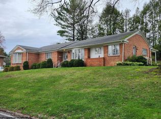 1105 Avalon Rd, Fairmont, WV 26554