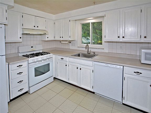 5th image of 4313 Trouthaven Dr