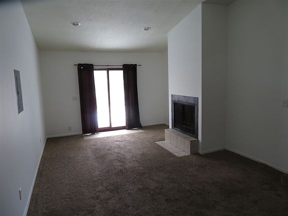 4th image of 1094 Lucharles Ave