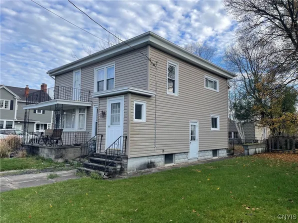 24 Maple St, Auburn, NY 13021