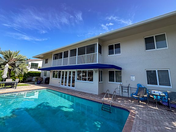 4th image of 1110 Bel Air Dr