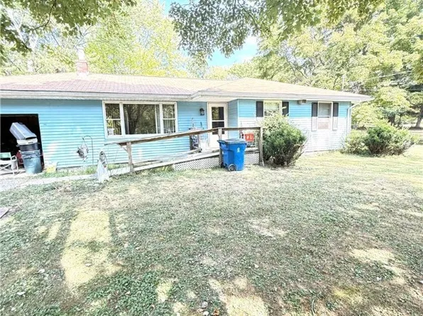 1035 Struthers Coitsville Rd, Campbell, OH 44436