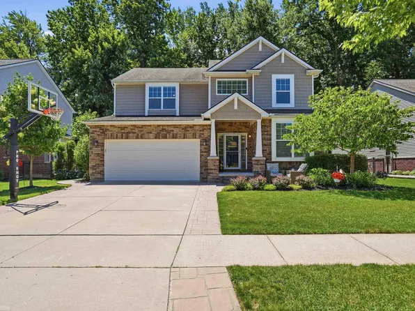 22326 Homestead Dr, Macomb, MI 48044