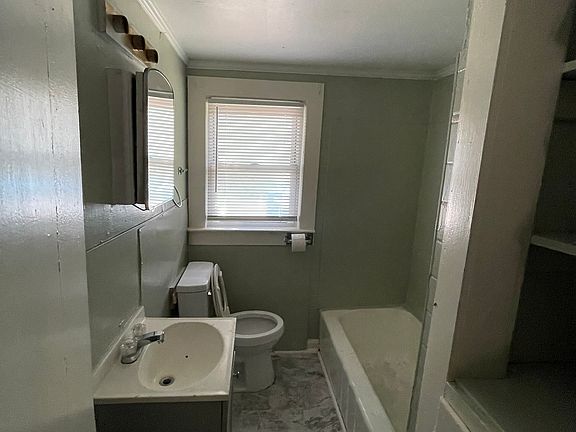 5th image of 616 Flake St