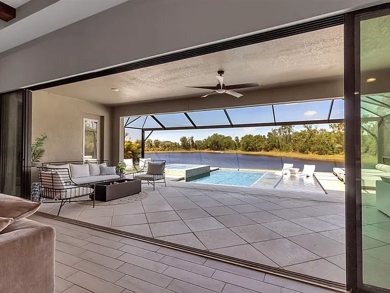 9133 Warm Springs Cir — Photo 3