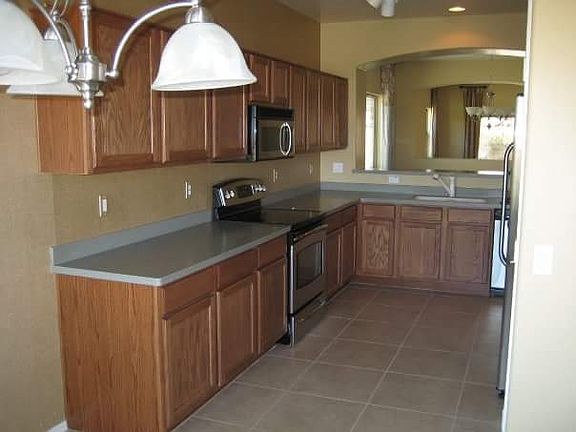 3rd image of 1683 W Matthews Dr