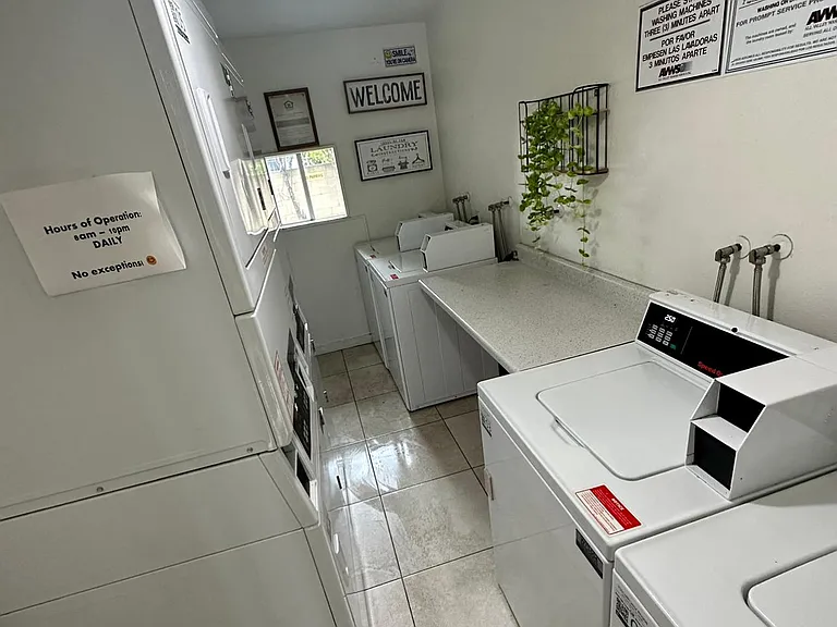 Pinewood Park Apartments — Photo 19