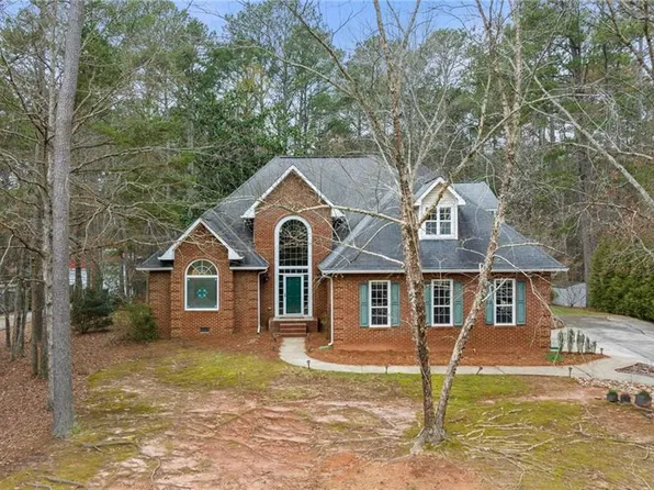 185 Lang Dr, Fayetteville, GA 30214