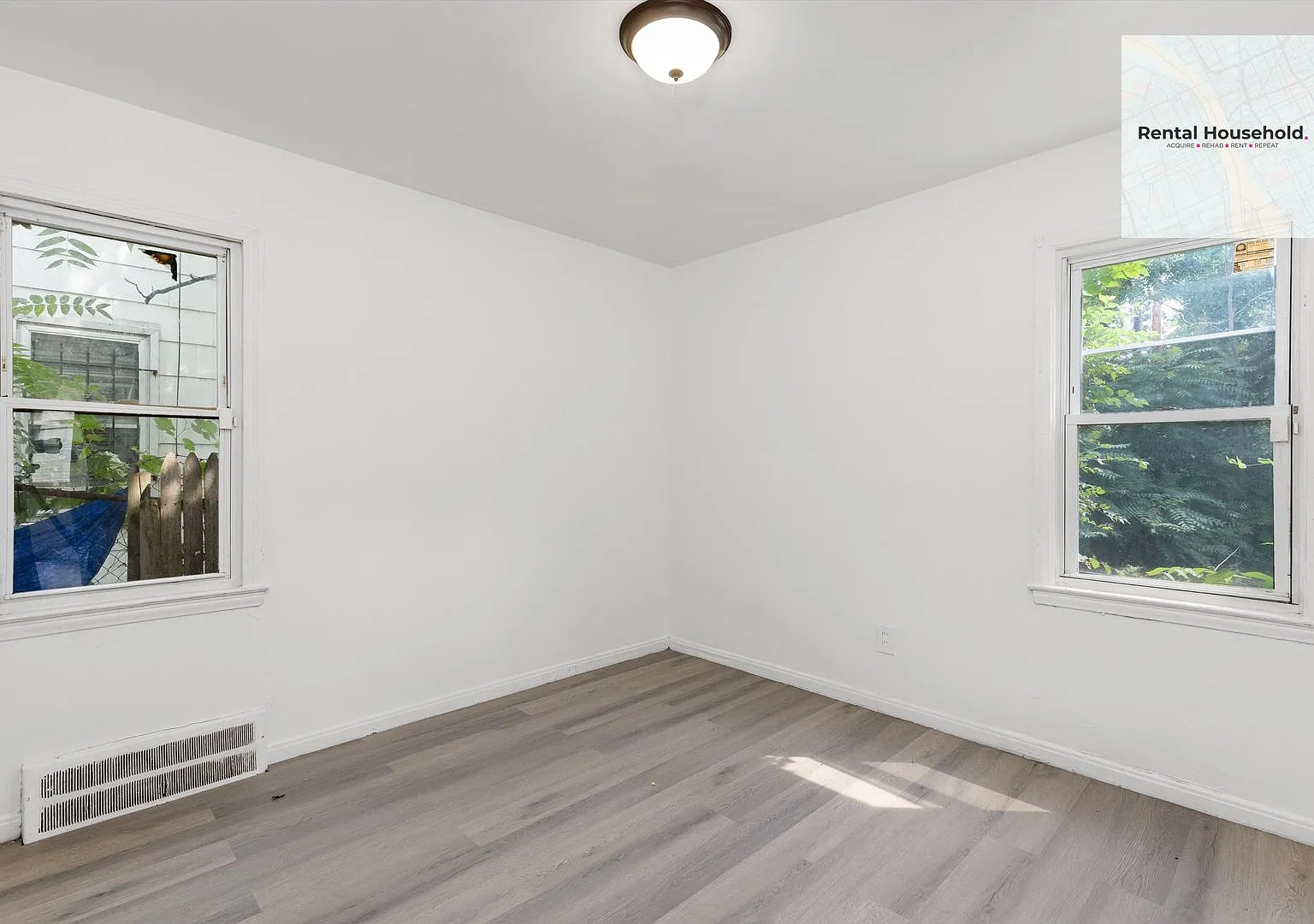 Cozy & Comfortable 2 Bedroom Home-Move In Ready!! — Photo 4