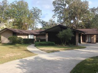 1048 Castle Kirk Dr, Baton Rouge, LA 70808