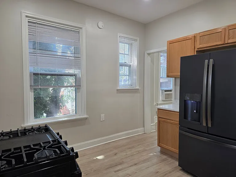 416 N Broom St — Photo 3
