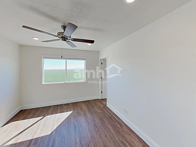 2711 W 3400 S — Photo 9
