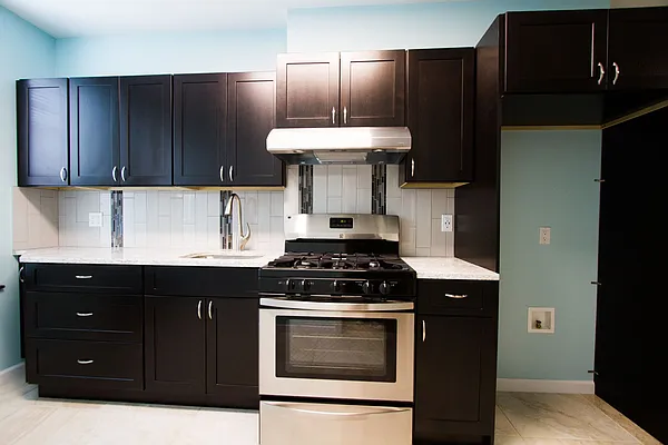 Rented by TheRealEstateCompany.com LLC | media 9
