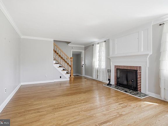 5th image of 678 Andrew Rd