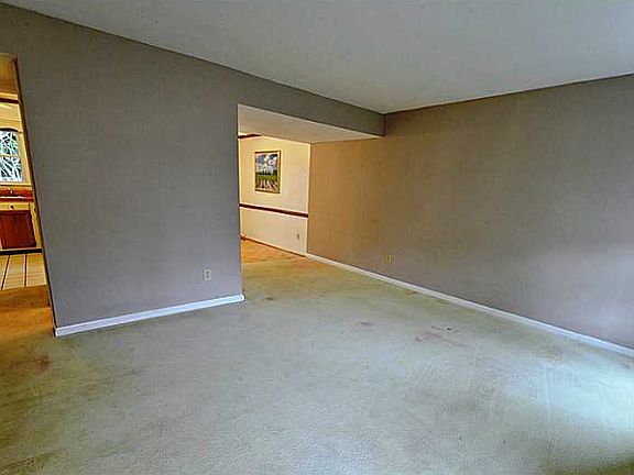 3rd image of 5005 Reese Dr N
