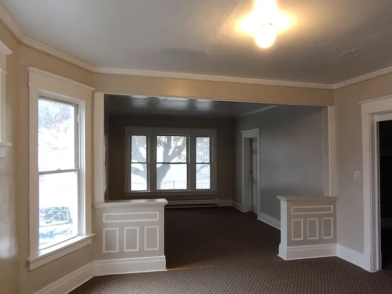 2128 Genesee St — Photo 29