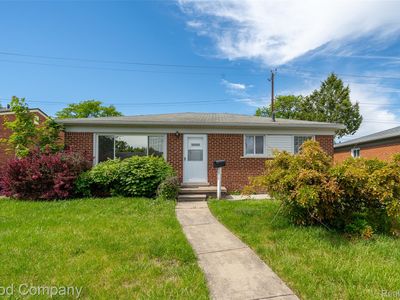 26730 W Davison, Redford, MI, 48239