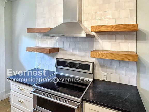 3rd image of 4166 Russell Blvd #2