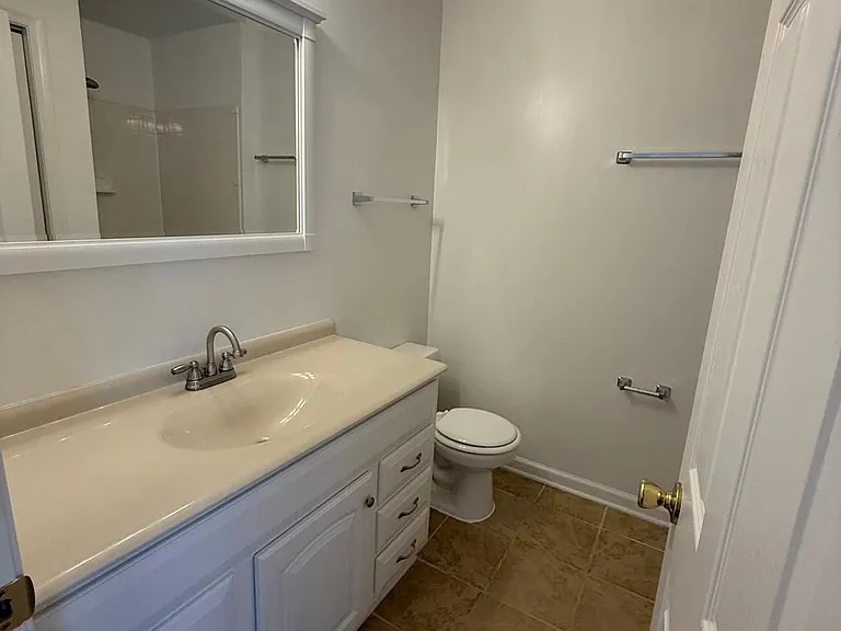 1554 Beverly Ct — Photo 22