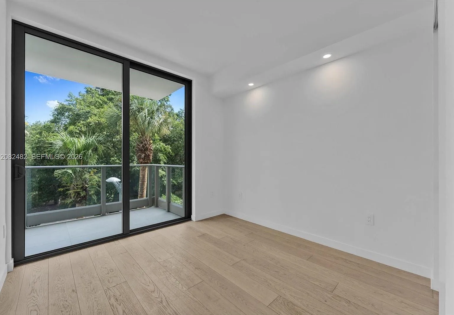 3 bed, 1652 sqft, $12,500 — Photo 4