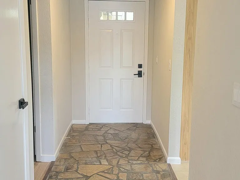 107 Deer Lake Cir — Photo 6