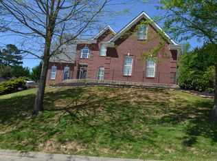 386 Windstone Blvd, Powell, TN 37849