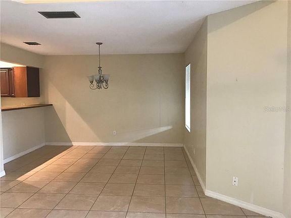 3rd image of 24 Saint Andrews Ct