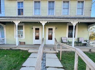 344/346 Chestnut St, Mertztown, PA 19539