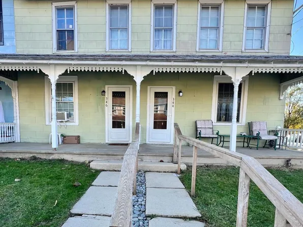 344/346 Chestnut St, Mertztown, PA 19539